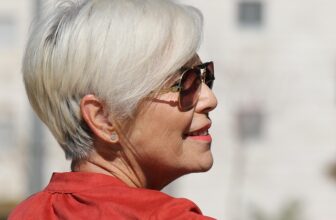 woman, portrait, business, haircut, lipstick, elderly, hairdo, glamour, happiness, smile, haircut, elderly, elderly, elderly, elderly, elderly